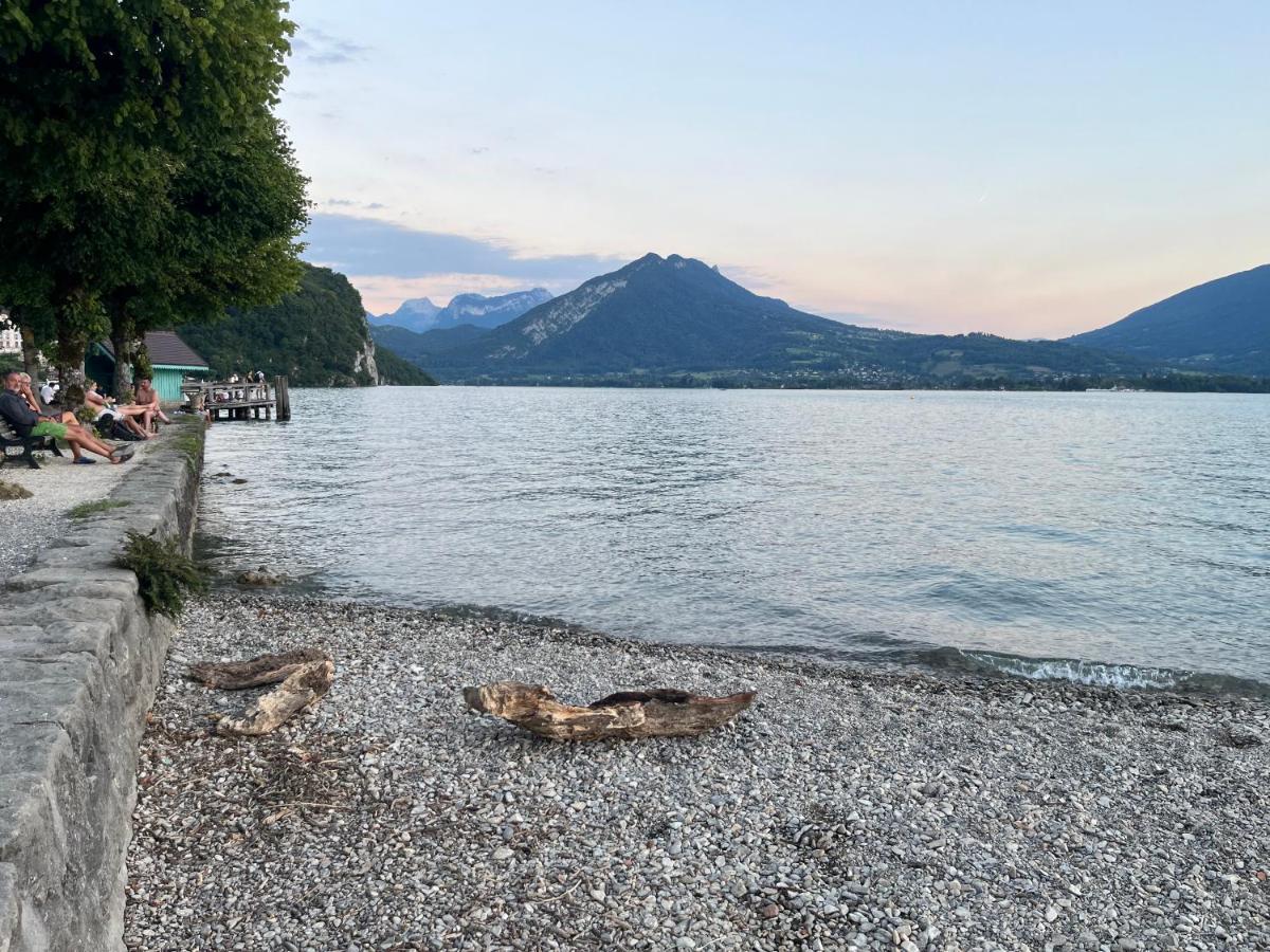 Entre Lac D'Annecy Et Montagnes, Golf Et Parapente A Pieds Talloires Bagian luar foto
